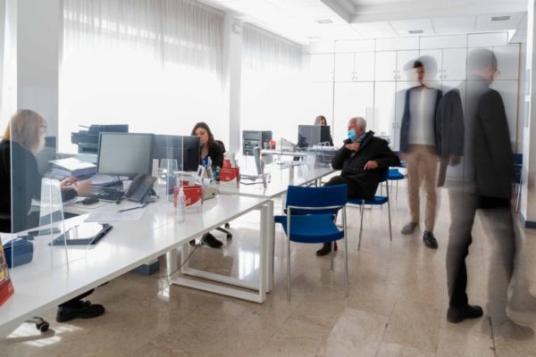 Agenzia Longo 053